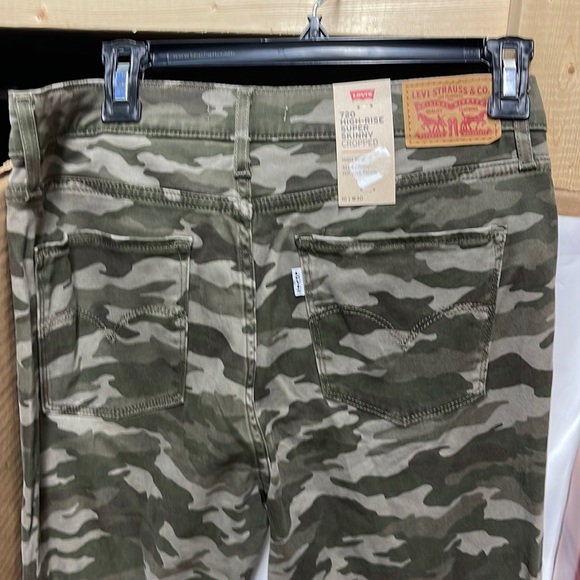 BNWT Levi’s 721 High Rise camouflage soft cotton 10/W30 - Picture 2 of 16